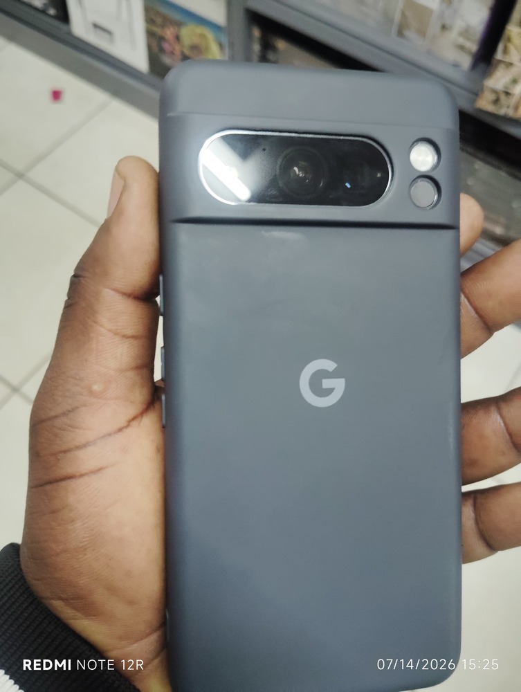 Google Pixel 8 Pro Obsidian 256GB (Unlocked) – Plug