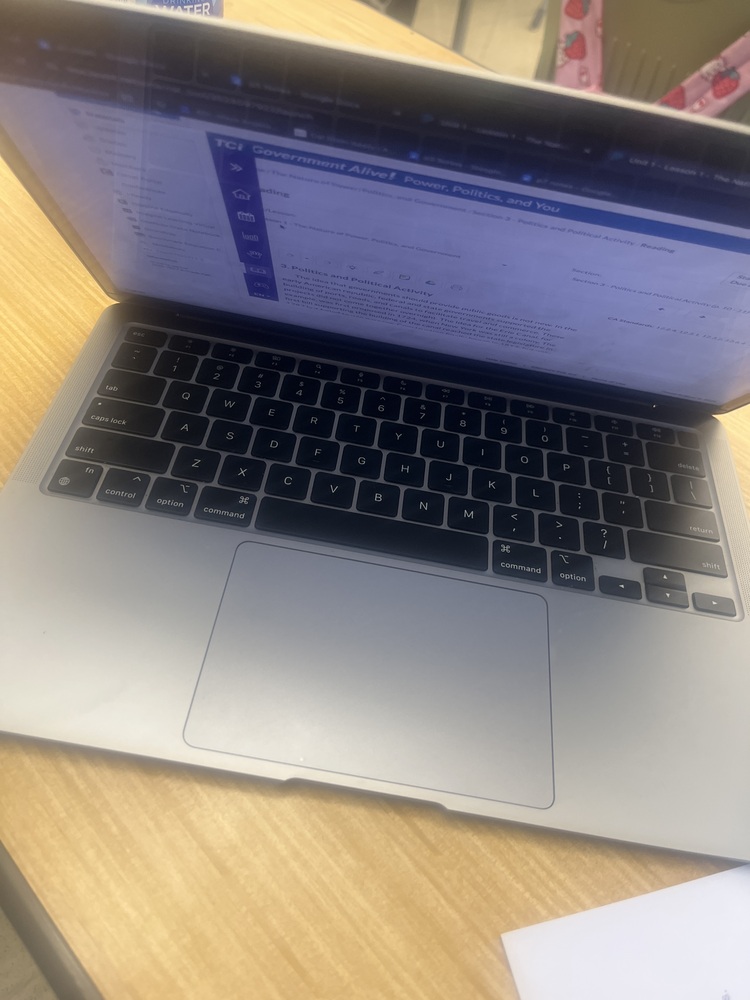 Apple MacBook Air M2 13-inch 256GB 8GB RAM 8-Core CPU 8-Core GPU