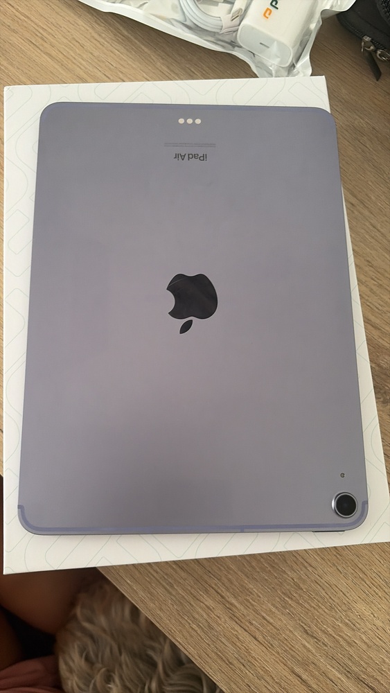 iPad Air M2 (6th Gen, 11-Inch) 128GB Space Gray (Wifi) – Plug