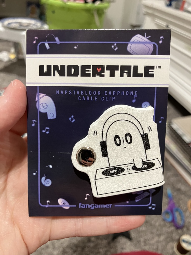 UNDERTALE - Napstablook Earphone Cable Clip - Fangamer