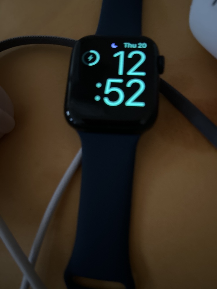 Apple Watch SE 2 40MM Midnight (GPS + Cellular) – Plug