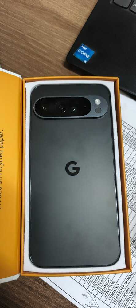 Google Pixel 9 Pro Obsidian 128GB (Unlocked) – Plug