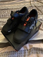 TYR L-1 Lifter Black/Black FINAL SALE – Inner Strength Products