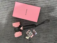 YG Entertainment Blackpink Official Lightstick Version 2 – Édition Limitée + Cradle – Authentic Corée