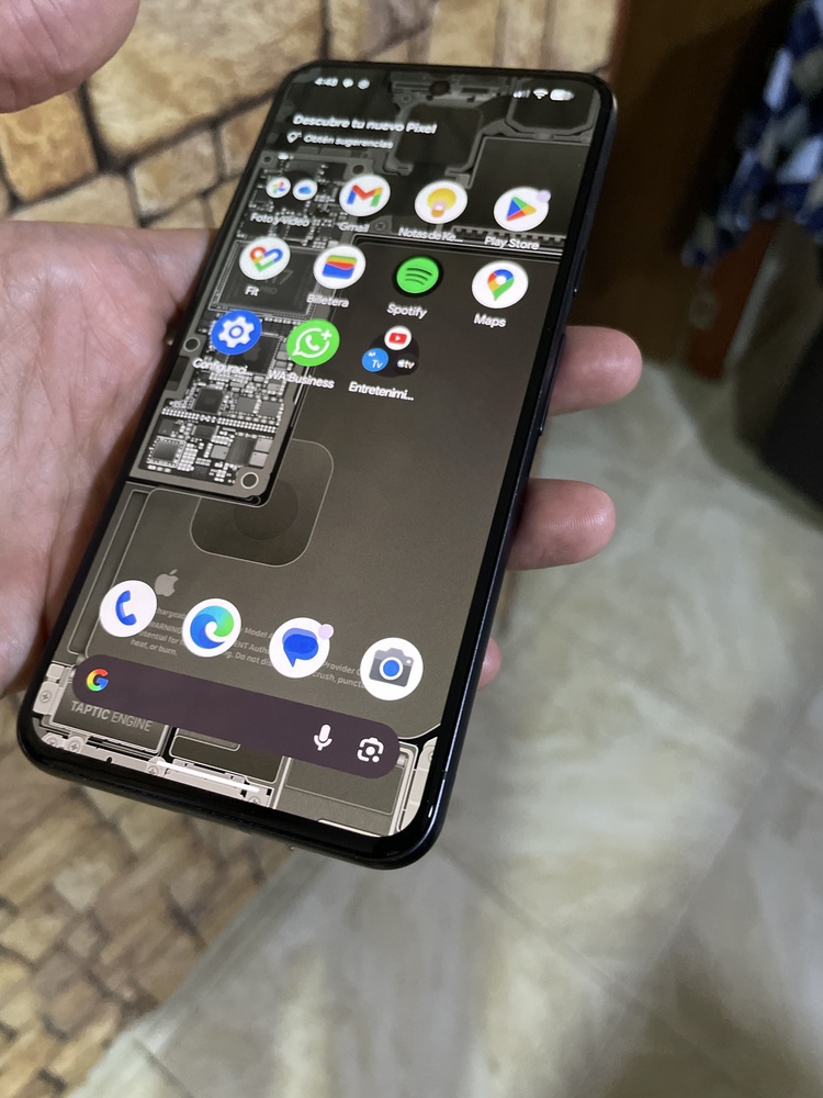 Google Pixel 8 Hazel 256GB (Unlocked) – Plug