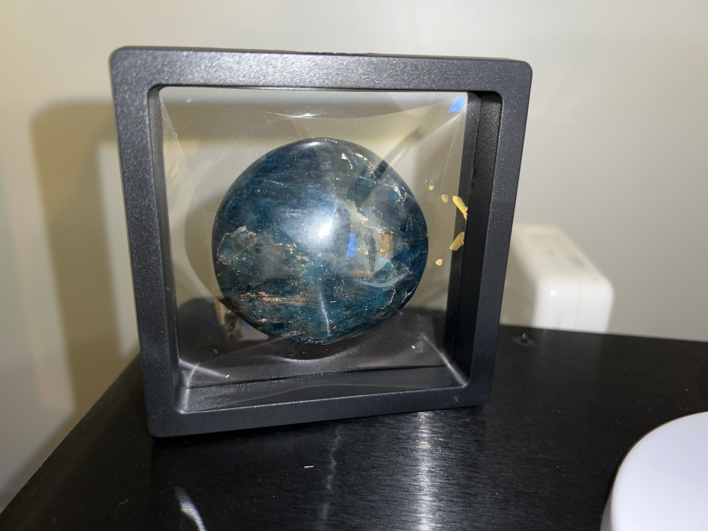 KALIFANO Carnelian Palm Stone with Healing & Calming Effects - AAA