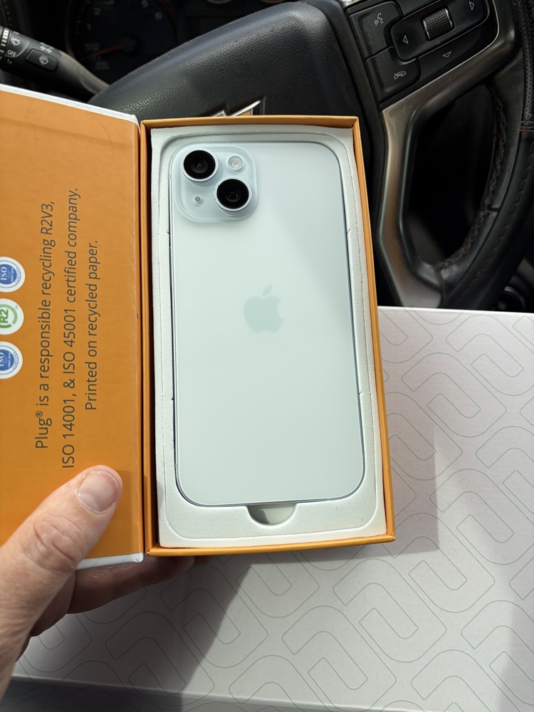 iPhone 15 Yellow 128GB (Unlocked) – Plug