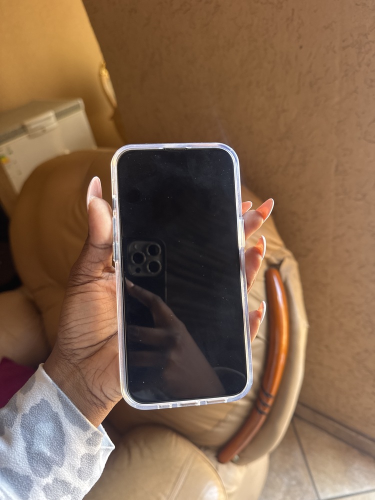 iPhone 14 Midnight 256GB (Unlocked) – Plug