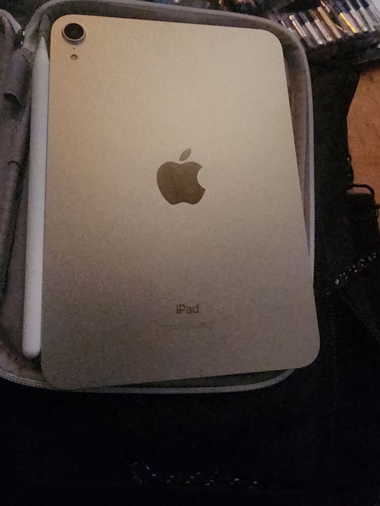 iPad mini (2nd Gen, 2013) 32GB - Silver (Wi-Fi) - Max iOS 9.3.5 – Plug