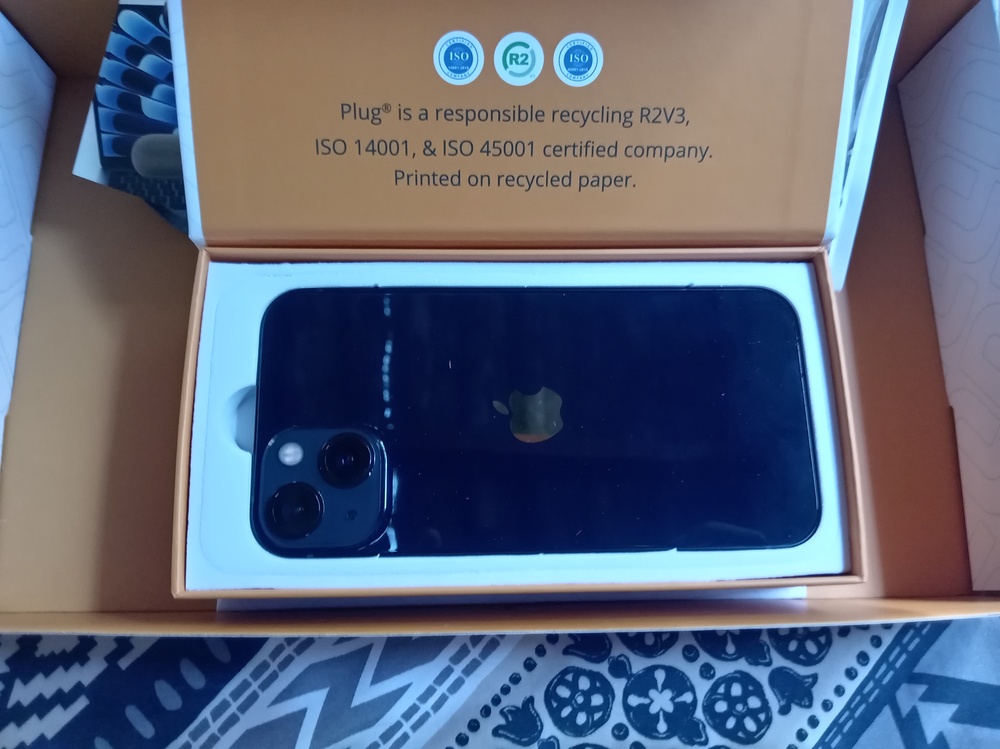 iPhone 13 Red 256GB (Unlocked) – Plug