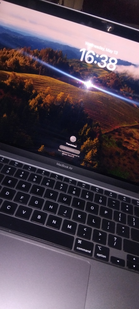 Apple MacBook Air M1 13-inch 256GB 16GB RAM 8-Core CPU 7-Core GPU