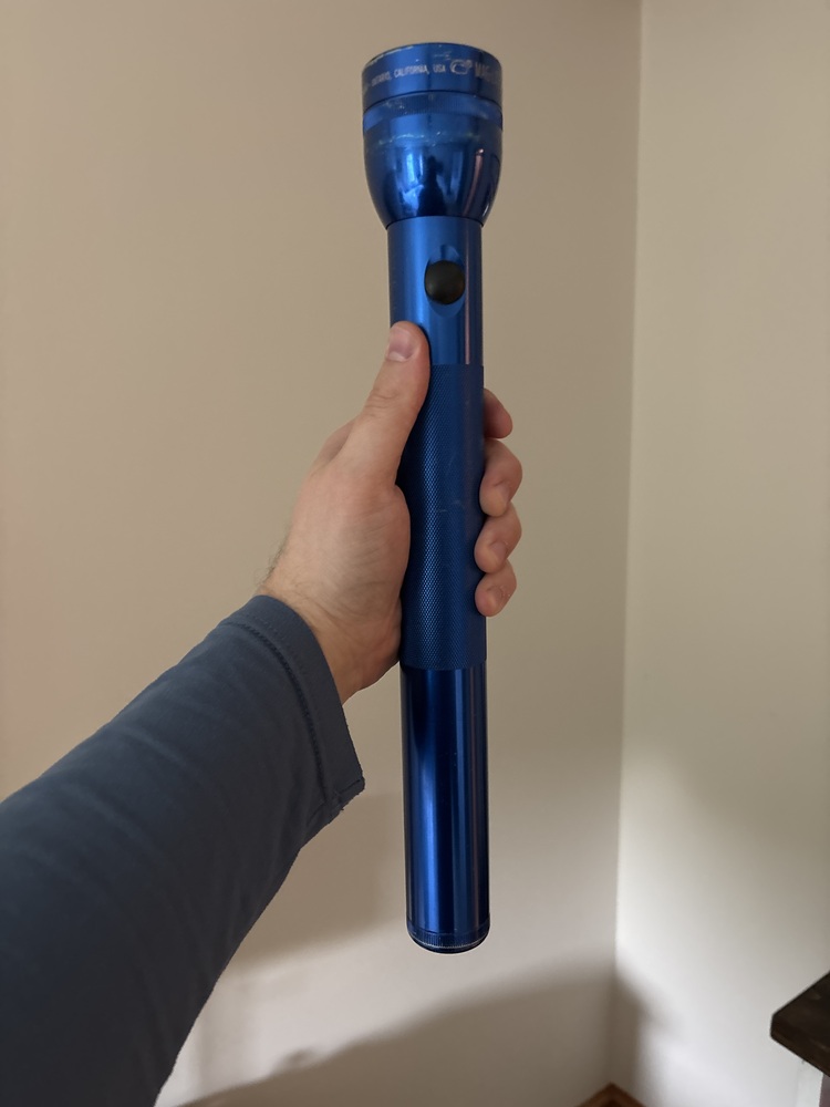 Maglite Classic 4D Flashlight Two Xenon Lamps