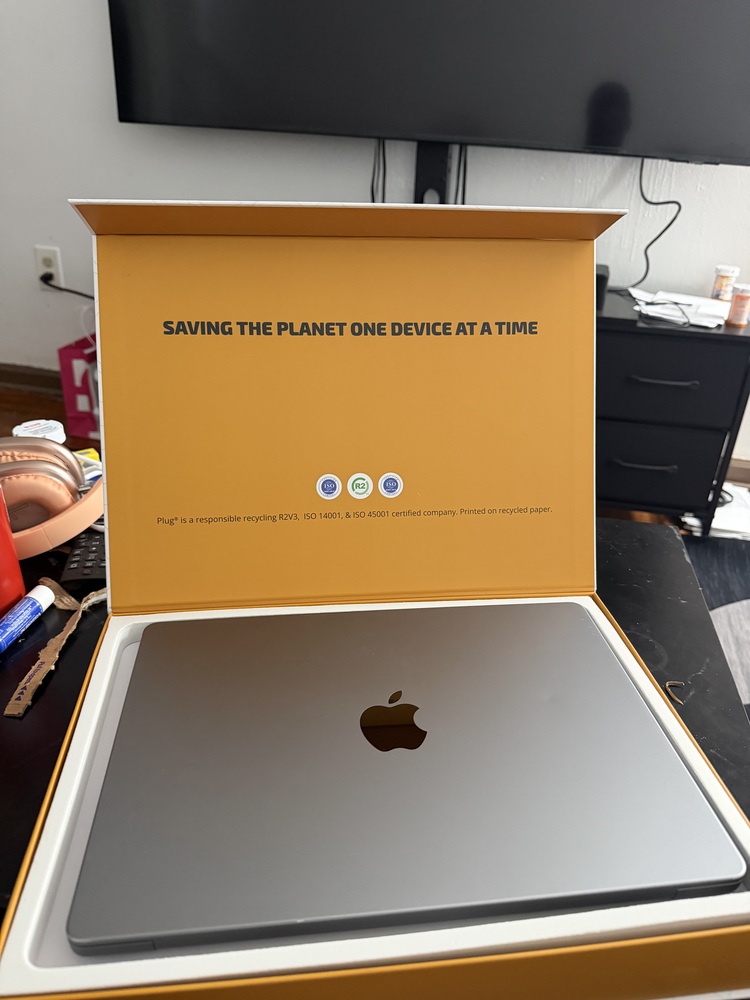 Apple MacBook Pro M1 Pro (14.2-Inch) 8-Core CPU 14-Core GPU 512GB