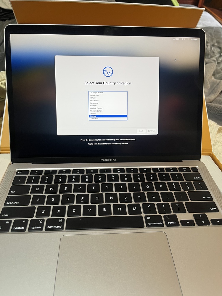 Apple MacBook Air M1 13-inch 256GB 8-Core CPU 7-Core GPU (Late